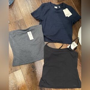 Aritzia bundle of classic teas that will go with everything